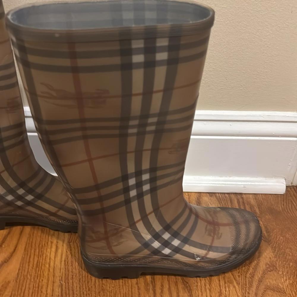 Women Burberry Rainboot - Picture 6 of 7
